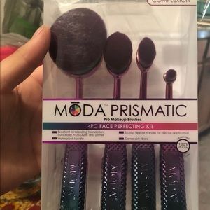 moda brushes